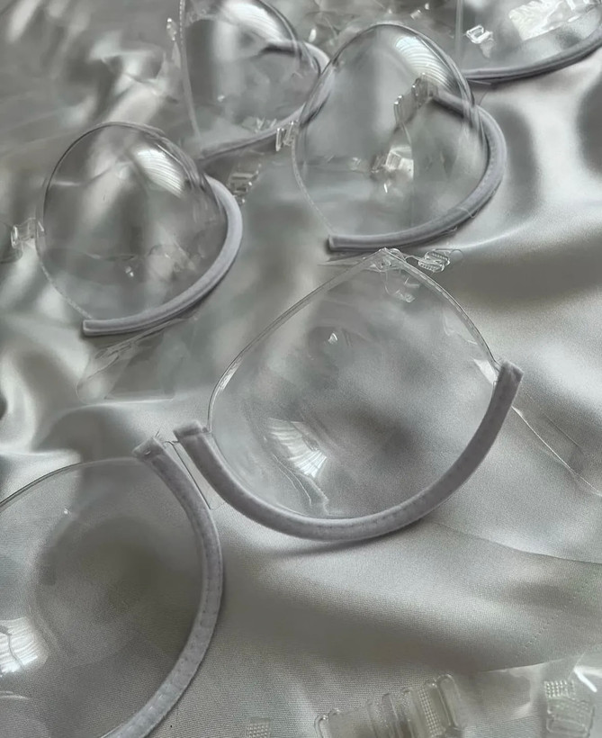 سوتین شیشه ای (سوتین استخری)